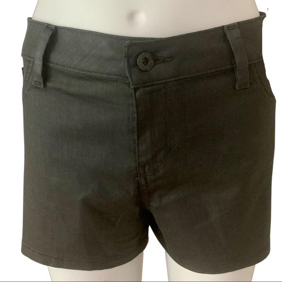 GUESS Waxed Coated 3” Shorts Matte Black Mid-rise Style W22075D4M00 - Picture 2 of 14